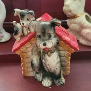 Vintage Dog House Bank (missing rubber at bottom)